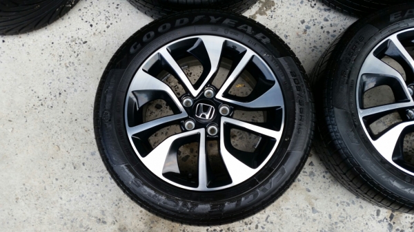 ล้อแม็กพร้อมยางป้ายแดง civic