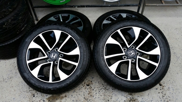 ล้อแม็กพร้อมยางป้ายแดง civic