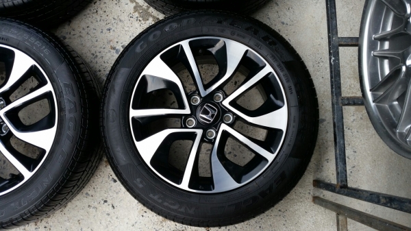 ล้อแม็กพร้อมยางป้ายแดง civic