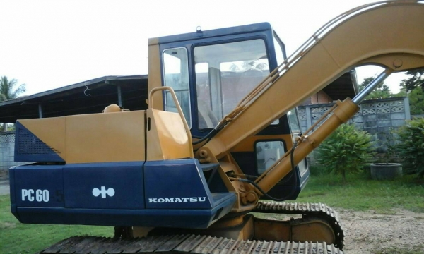 ขาย KOMATSU PC60-5 เก่าใน สภาพพร้อมใช้ สนใจโทร 089-3818694 ดวงนภา ขาย KOMATSU PC60-5 เก่าใน สภาพพร้อมใช้ สนใจโทร 089-3818694 ดวงนภา