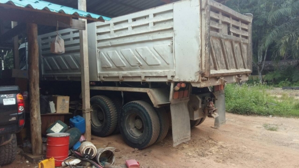 ขายรถบรรทุก 18 ล้อดัมพ์ ISUZU DECA 270 แรงม้าปี 2550 ลูกพ่วงสามมิตร 2 เพลาปี 2555 ราคา 2000000