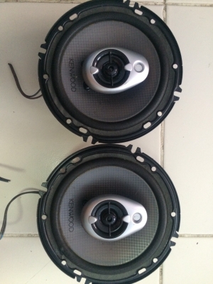 ลำโพง KENWOOD KFC-1682ie 2ทาง 6.5 นิ้ว 240W กรวยเคฟล่า เสียงกลางแหลมชัดๆ เบสนุ่น มีรอยอยู่1ข้างตามรูป เสียงปกติครับ มือ2 ญี่ปุ่น