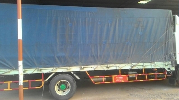 ขายด่วนๆ กะบะคาโก้ยาว 7.20ม ยกลงจาก ฮีโน่ FG ยาว 7.20ม กะบะทั้งลูกพร้อมเหล็กแผงข้าง ครับ ราคา 38,000บ  ด่วนๆ