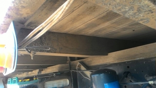 ขายด่วนๆ กะบะคาโก้ยาว 7.20ม ยกลงจาก ฮีโน่ FG ยาว 7.20ม กะบะทั้งลูกพร้อมเหล็กแผงข้าง ครับ ราคา 38,000บ  ด่วนๆ