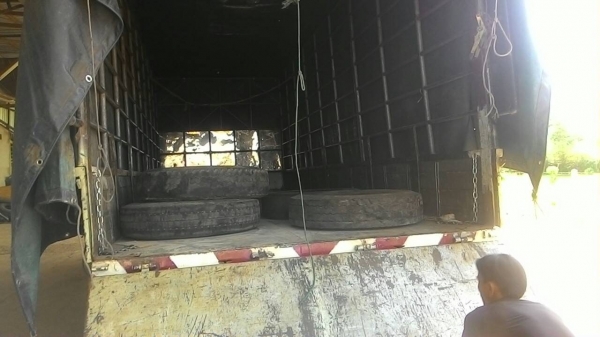 ขายด่วนๆ กะบะคาโก้ยาว 7.20ม ยกลงจาก ฮีโน่ FG ยาว 7.20ม กะบะทั้งลูกพร้อมเหล็กแผงข้าง ครับ ราคา 38,000บ  ด่วนๆ