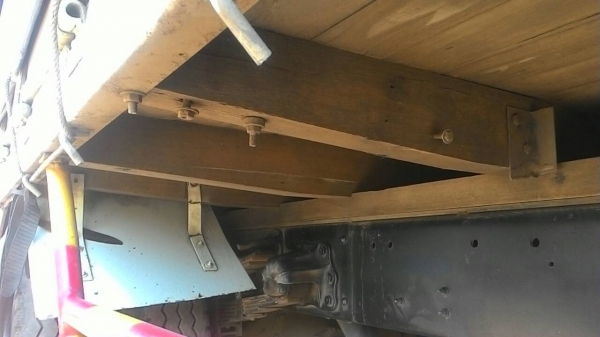 ขายด่วนๆ กะบะคาโก้ยาว 7.20ม ยกลงจาก ฮีโน่ FG ยาว 7.20ม กะบะทั้งลูกพร้อมเหล็กแผงข้าง ครับ ราคา 38,000บ  ด่วนๆ