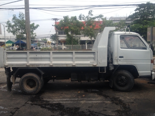 ขาย รถบรรทุก 6 ล้อ ดัมพ์ได้ ราคาถูก
