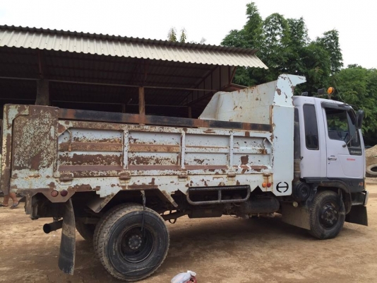 รถหกล้อ HINO FD 1H เครื่องยนต์ HINO HO6C 205 แรงม้า มีแอร์ มี ทะเบียนครบ ราคา 750,000 บาท.