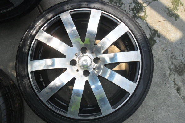 ล้อแม็ก 17นิ้ว 4รู100 พร้อมยาง สวยๆ 4 ล้อ ราคา 6450 บาท