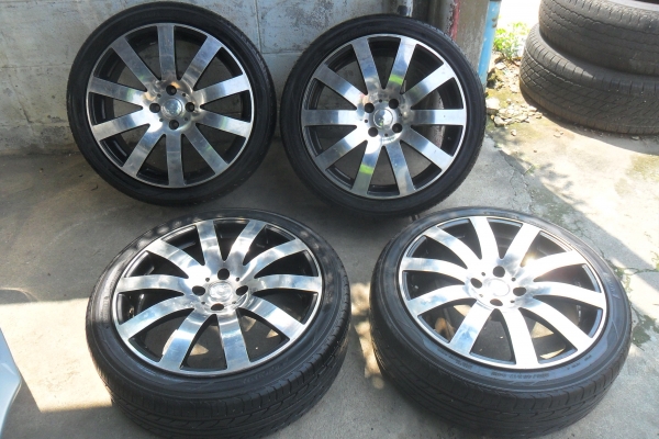 ล้อแม็ก 17นิ้ว 4รู100 พร้อมยาง สวยๆ 4 ล้อ ราคา 6450 บาท