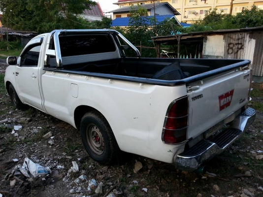 กระบะวีโก้ หัวเดียว สีขาว ปี 05เครื่อง 2๋J เกียร์ธรรมดา ไม่ติดแก๊สค่ะ