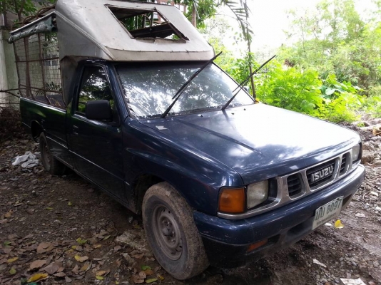 กระบะ อีซูซุ หัวเดียว ปี 97 เครื่อง 2500 สีน้ำเงิน ไม่มีเว่อร์ค่ะ