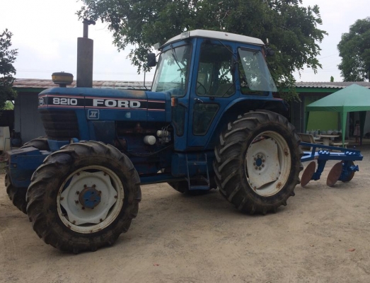 ขาย Ford 8210 ZF เก่านอก เ พร้อมเสร็จอุปกรณ์ ผาน 4 ไคเฮงหลี สอบถามได้ที่ 081-197-8548