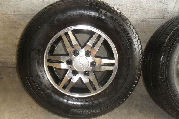 ล้อแม็ก 16นิ้ว 6รู อีซูสุ พร้อมยาง สวยๆ 4 ล้อ ลดราคาเหลือ 5900 บาท