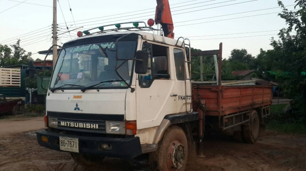 6ล้อติดเครน3ตัน TADANO 4ปลอก 3ชัก พร้อมวินท้าย3.5ตัน กระบะยาว5.20เมตร รถMITSUBISHI FUSO รถห้งแท้จากโรงงานมิตซูบิชิ ยาง900ขอบ20 เครื่องดี6D-16 พวงมาลัยเพาว์เวอร์ แอร์เย็น ทะเบียรเต็ม เอกสารพร้อมโอน ดูรถได้ที่ อ.ประทาย จ.นครราชสีมา ราคา495000 ติดต่อที่08576