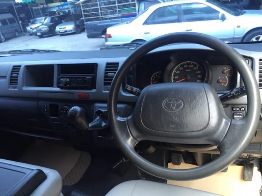 ใช้เงิน109000ออกรถได้เลยคร้ารถตู้ดีเซล2.5ปี12หุ้มเบาะหนังสามแถวโทร0877758887นาง