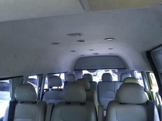 ใช้เงิน109000ออกรถได้เลยคร้ารถตู้ดีเซล2.5ปี12หุ้มเบาะหนังสามแถวโทร0877758887นาง