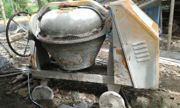 ต้องการ โม่ผสมปูน