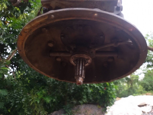 ขายเกียร์ อีซูสุ 210 5 เกียร์เดินหน้า พร้อมเกียร์ฝาก พร้อมสโลกลาง เพลาพร้อมครบชุด