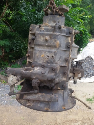 ขายเกียร์ อีซูสุ 210 5 เกียร์เดินหน้า พร้อมเกียร์ฝาก พร้อมสโลกลาง เพลาพร้อมครบชุด