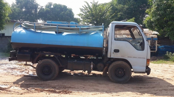 ขายรถบรรทุกน้ำ อีซูซุ NKR88 ปี43 ระบบปั๊มดูด รถห้างแท้ ถังดีไม่ผุ เอกสารเล่มทะเบียนพร้อมโอน ขายรถบรรทุกน้ำ อีซูซุ NKR88 ปี43 ระบบปั๊มดูด รถห้างแท้ ถังดีไม่ผุ เอกสารเล่มทะเบียนพร้อมโอน