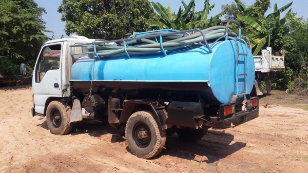 ขายรถบรรทุกน้ำ อีซูซุ NKR88 ปี43 ระบบปั๊มดูด รถห้างแท้ ถังดีไม่ผุ เอกสารเล่มทะเบียนพร้อมโอน