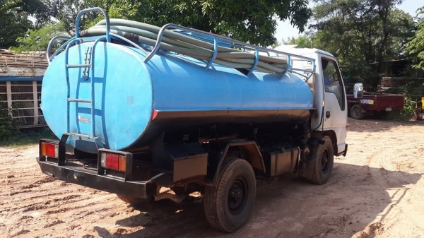 ขายรถบรรทุกน้ำ อีซูซุ NKR88 ปี43 ระบบปั๊มดูด รถห้างแท้ ถังดีไม่ผุ เอกสารเล่มทะเบียนพร้อมโอน ขายรถบรรทุกน้ำ อีซูซุ NKR88 ปี43 ระบบปั๊มดูด รถห้างแท้ ถังดีไม่ผุ เอกสารเล่มทะเบียนพร้อมโอน