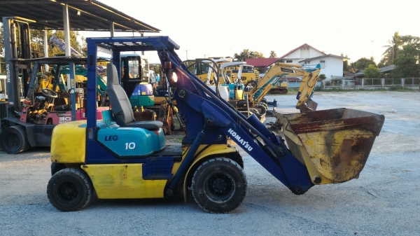 Komatsu SD10C-5 เครื่องดีเซล รุ่นใหม่มาก เก่าญี่ปุ่น โทร.090-986-2521 อ๊อบ