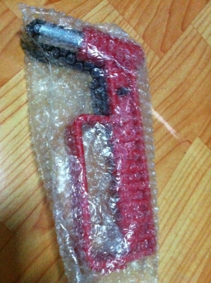 ค้อนทุบกระจกรถ(เวลาฉุกเฉินรถตกน้ำ) ของใหม่ ราคารวมค่าจัดส่งแล้วครับ เหลือ 20 อันครับ