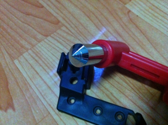 ค้อนทุบกระจกรถ(เวลาฉุกเฉินรถตกน้ำ) ของใหม่ ราคารวมค่าจัดส่งแล้วครับ เหลือ 20 อันครับ