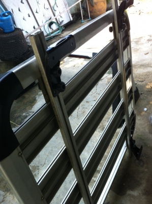 แรคหลังคา อลูมิเนียมหนารุ่นเก่า(ไม่คม) สภาพ100\% ไม่เคยใส่สัมภาระใหญ่