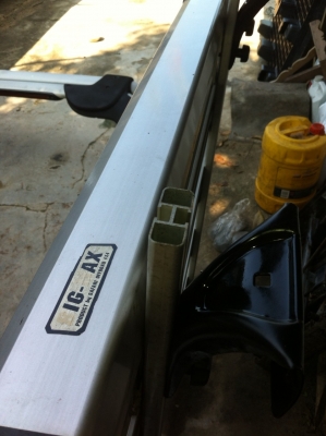 แรคหลังคา อลูมิเนียมหนารุ่นเก่า(ไม่คม) สภาพ100\% ไม่เคยใส่สัมภาระใหญ่