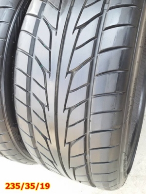 ขายยาง265/30/19-235/35/19 ปี 14 NITTO NT555  4  เส้น