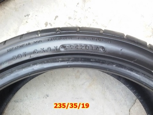 ขายยาง265/30/19-235/35/19 ปี 14 NITTO NT555  4  เส้น