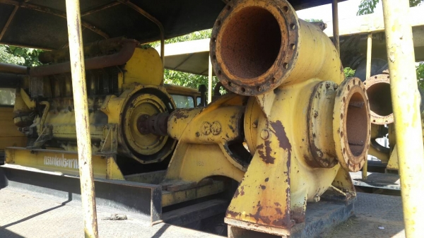 ขายเครื่องสูบน้ำด้อย 6 สูบ ท่อขนาด 12 นิ้ว ขายยก 5 เครื่องๆละ 60000 รวม 300000