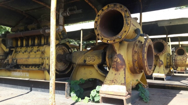 ขายเครื่องสูบน้ำด้อย 6 สูบ ท่อขนาด 12 นิ้ว ขายยก 5 เครื่องๆละ 60000 รวม 300000