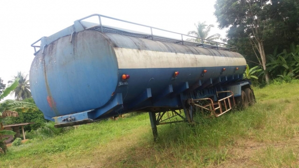 ขายหางเทรลเลอร์บรรทุกน้ำยาง 2 เพลา บรรจุ 29000 ลิตร ราคา 350000