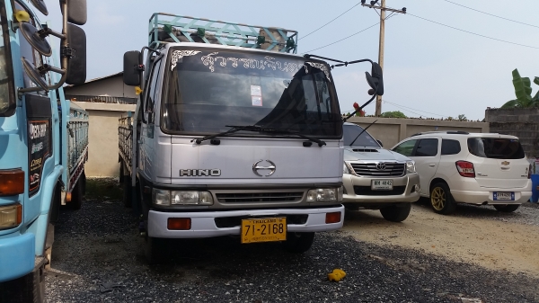 ขายรถ 6 ล้อ Hino FB4J 140 แรงม้า ราคา 570,000 บาท ขายรถ 6 ล้อ Hino FB4J 140 แรงม้า ราคา 570,000 บาท