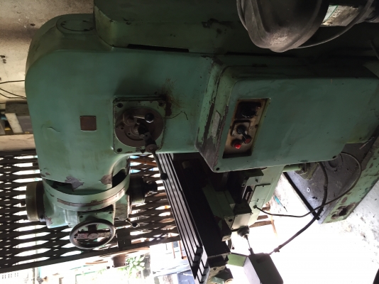 ขายมิลลิ่งM2ใตหวันคอใหญ่มากปาดได้เจาะได้ฟีดขึ้นลงได้เสียงดังนิดหน่อยตามสภาพ