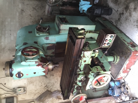 ขายมิลลิ่งM2ใตหวันคอใหญ่มากปาดได้เจาะได้ฟีดขึ้นลงได้เสียงดังนิดหน่อยตามสภาพ