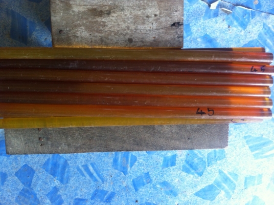 กาวยักษ์