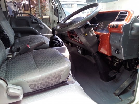 6 ล้อกลาง  *Euro.2*  ISUZU NQR75RY52E5 175 แรงม้า+คอมมอนเรว *ยาว 5.50 ม.* รถสวยเดิม+พร้อมใช้งาน * รถห้างแท้ * มีเล่มพร้อม *