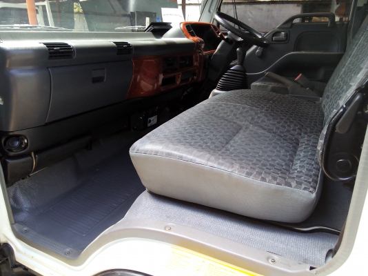 6 ล้อกลาง  *Euro.2*  ISUZU NQR75RY52E5 175 แรงม้า+คอมมอนเรว *ยาว 5.50 ม.* รถสวยเดิม+พร้อมใช้งาน * รถห้างแท้ * มีเล่มพร้อม *