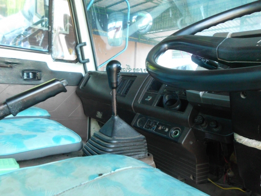 รถเทเลอร์ อิซูสุ ร็อคกี้ 175แรงม้า ยาง 900.20 พวงมาลับพาวเวอร์ เบรคทิฟฟี่ แอร์เย็น