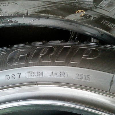 ยาง GOODYEAR 265 50 20 ปี 15 ชุดล่ะ 16,500