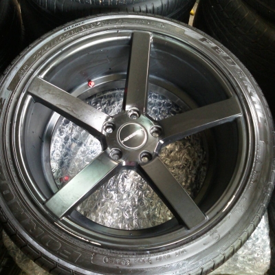 ล้อขอบ 18 vossen 5รู 114 พร้อมยางชุดล่ะ 11,500