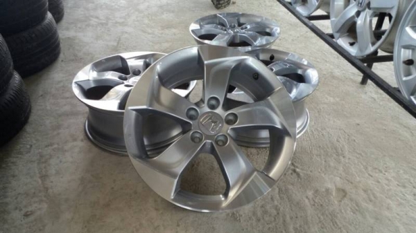 ล้อ honda hrv ขอบ 17 ชุดล่ะ 5500