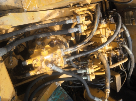 ขายรถแบคโฮ KOMATSU PC200-5 ระบบไฟเต็ม เอกสารอินวอย คอลโทรลสั้น ราคา 870000