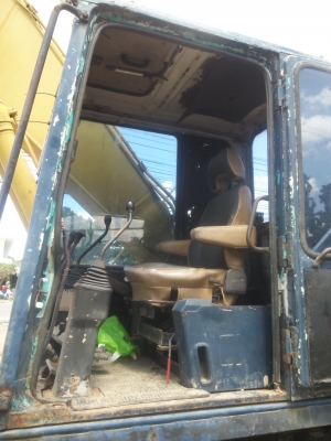 ขายรถแบคโฮ KOMATSU PC200-5 ระบบไฟเต็ม เอกสารอินวอย คอลโทรลสั้น ราคา 870000