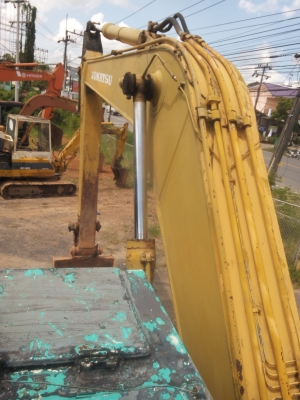 ขายรถแบคโฮ KOMATSU PC200-5 ระบบไฟเต็ม เอกสารอินวอย คอลโทรลสั้น ราคา 870000